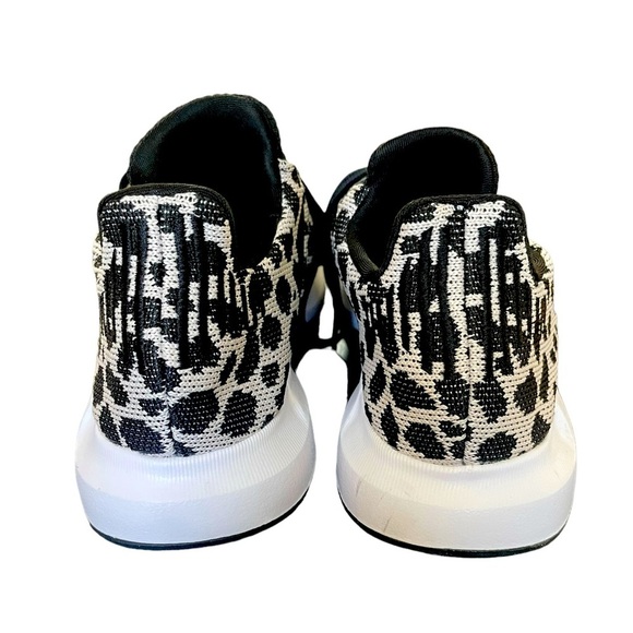 Adidas Swift Running Run Shoes Black White Leopard BD7962 Woman’s Size 6 - Picture 4 of 12